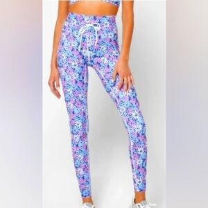 L space ✨️ Turner leggings